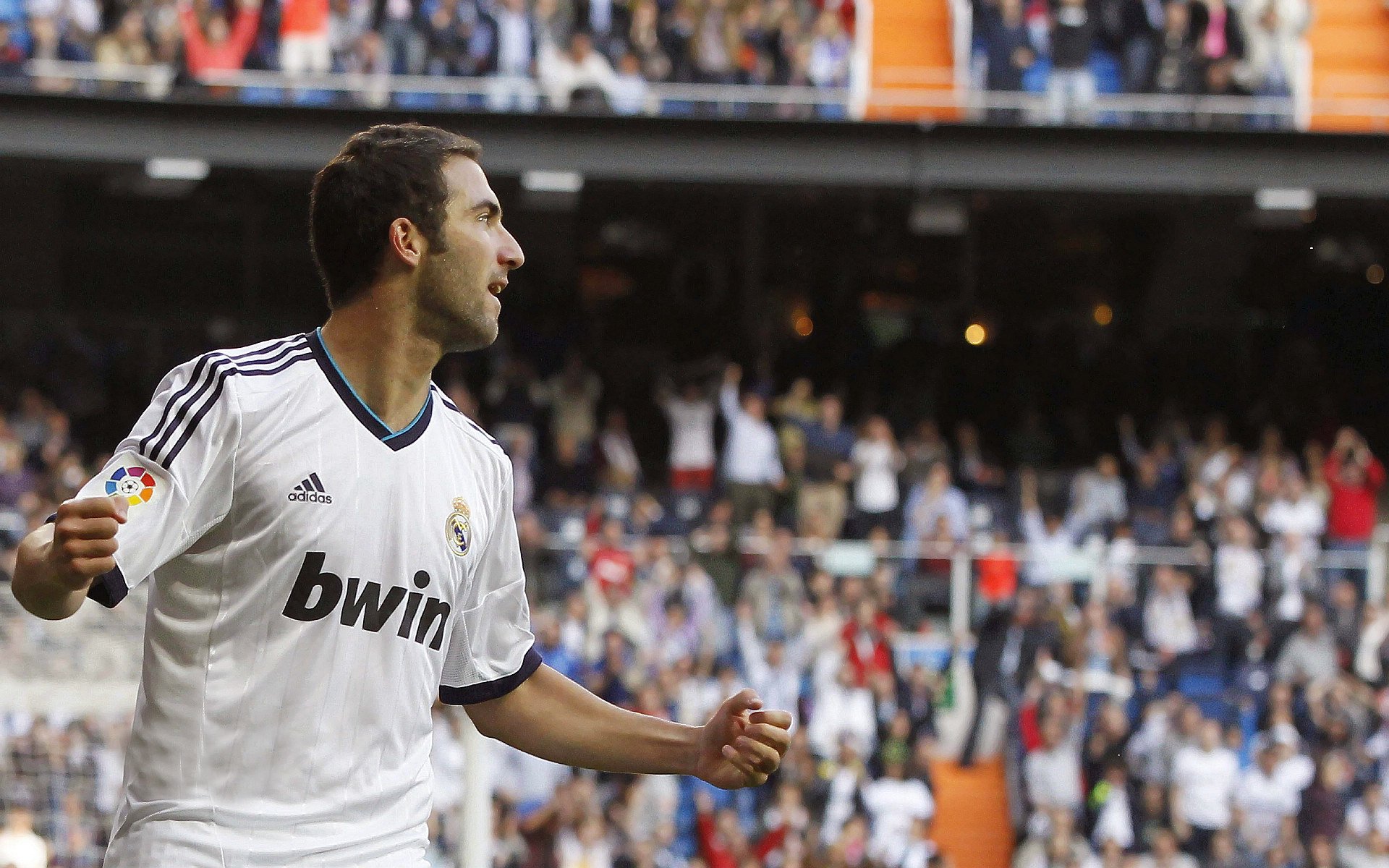 华体会app下载入口-“安赫尔·巴尔博萨的攻守兼备与快节奏突破，成就美洲狮队的制胜利器”